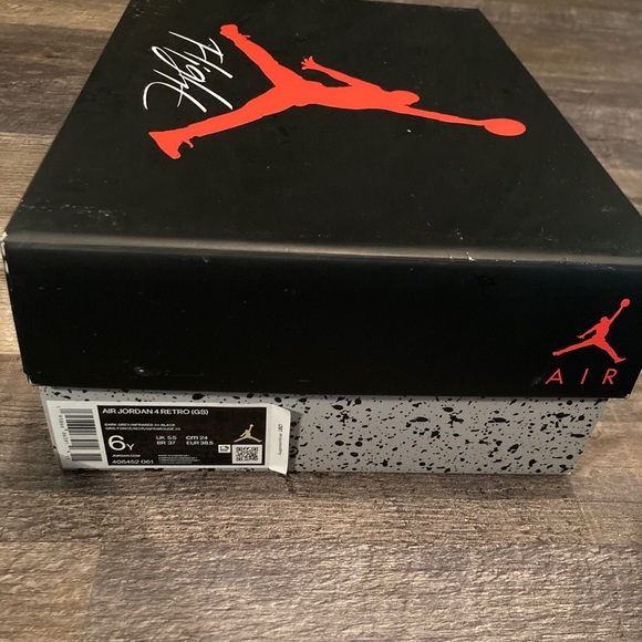 Jordan retro 4s